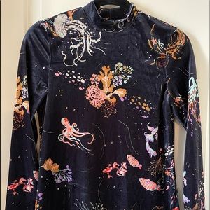 ModCloth velvet sea creature limelight   turtleneck octopus long sleeve small